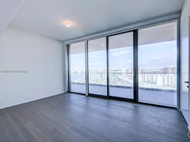 2-bedroom condo for sale in Sunny Isles Beach - 18975 Collins Ave 2205 - MondialRealty