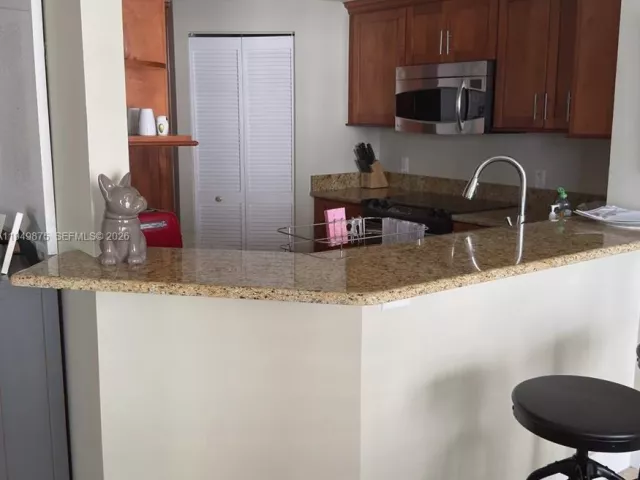 1-bedroom condo for rent in Miami - 701 Brickell Key Blvd PH-08 - MondialRealty