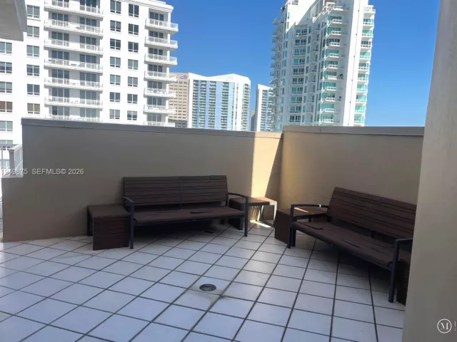 1-bedroom condo for rent in Miami - 701 Brickell Key Blvd PH-08 - MondialRealty