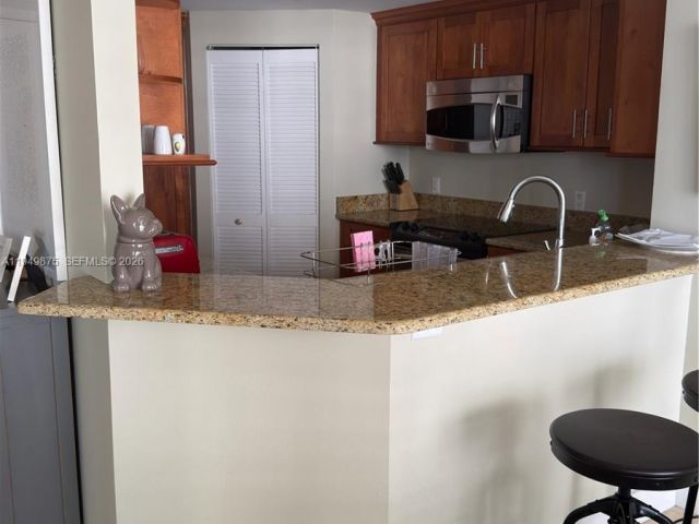 Apartment for rent  Unit #PH-08 - photo 7270519