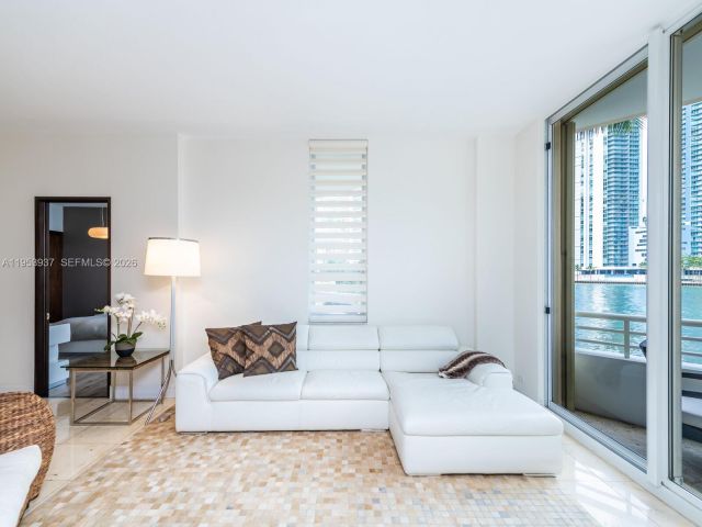 Apartment for rent  Unit #210 - photo 7281569