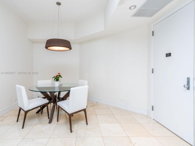 Apartment for rent  Unit #210 - photo 7281574