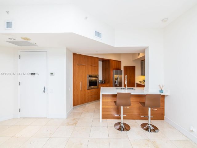 Apartment for rent  Unit #210 - photo 7281575