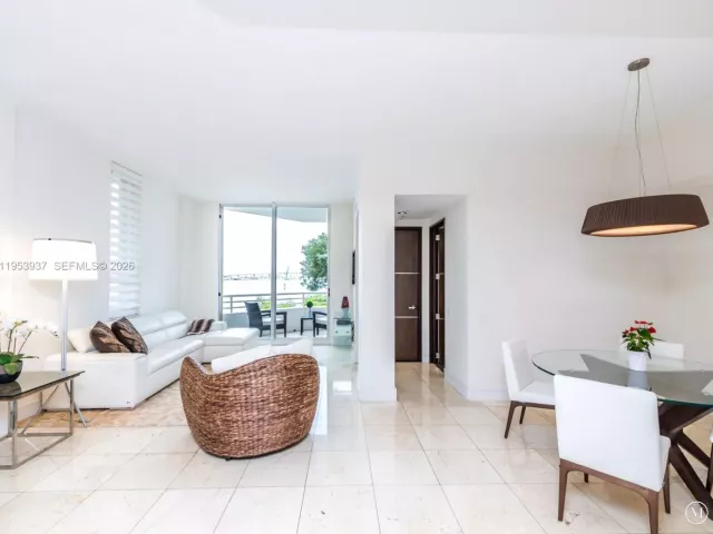 2-bedroom condo for rent in Miami - 888 Brickell Key Dr 210 - MondialRealty