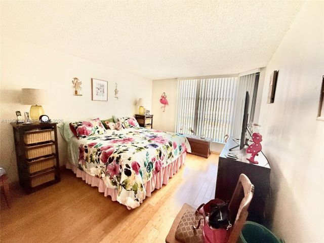 Apartment for sale  Unit #710 - photo 7428647