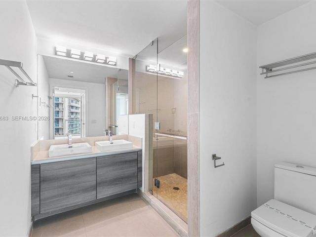 Apartment for sale  Unit #3909 - photo 7283840