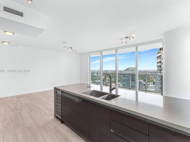 Apartment for sale  Unit #3909 - photo 7283847