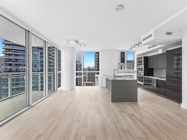 Apartment for sale  Unit #3909 - photo 7283853