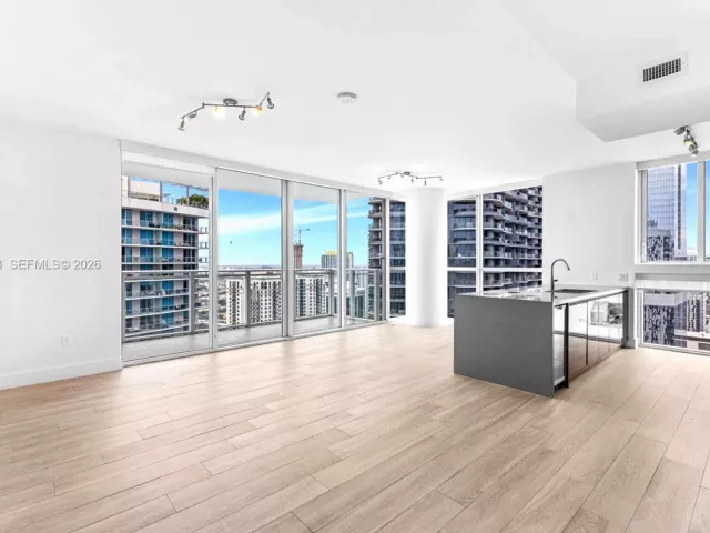 2-bedroom condo for sale in Miami - 1080 Brickell Ave 3909 - MondialRealty