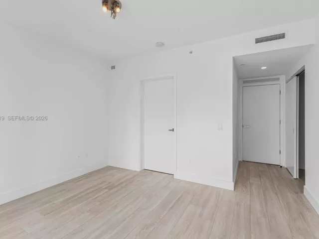 2-bedroom condo for rent in Miami - 1080 Brickell Ave 3909 - MondialRealty