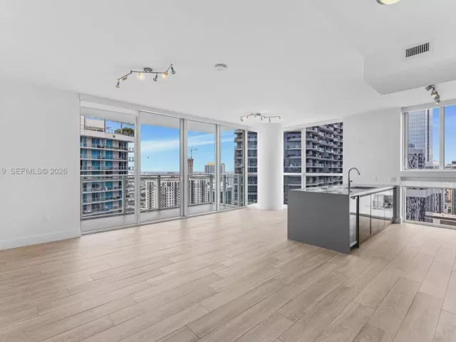 2-bedroom condo for rent in Miami - 1080 Brickell Ave 3909 - MondialRealty