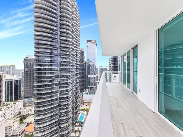 2-bedroom condo for rent in Miami - 1080 Brickell Ave 3909 - MondialRealty