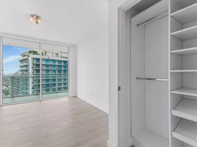 2-bedroom condo for rent in Miami - 1080 Brickell Ave 3909 - MondialRealty