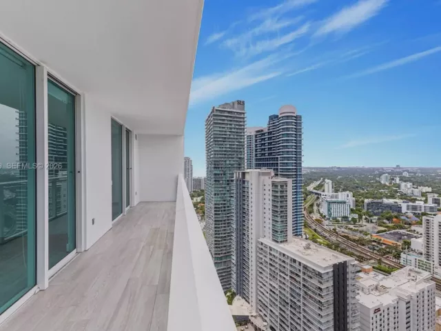 2-bedroom condo for rent in Miami - 1080 Brickell Ave 3909 - MondialRealty
