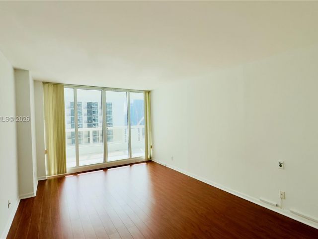 Apartment for rent  Unit #A-3242 - photo 7433898