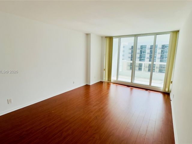 Apartment for rent  Unit #A-3242 - photo 7433900