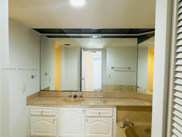 Apartment for rent  Unit #A-3242 - photo 7433903