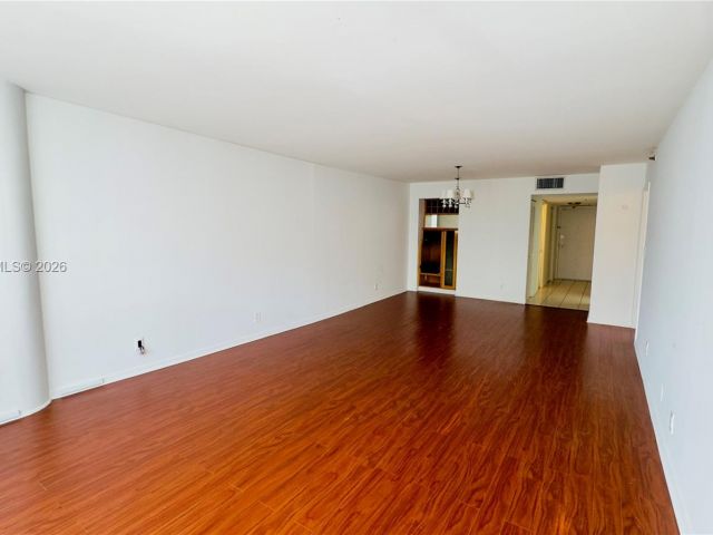 Apartment for rent  Unit #A-3242 - photo 7433910