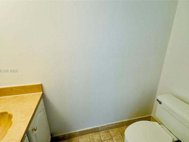 Apartment for rent  Unit #A-3242 - photo 7433911