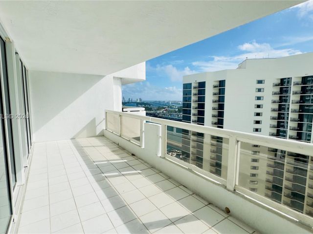 Apartment for rent  Unit #A-3242 - photo 7433915