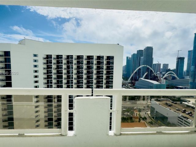 Apartment for rent  Unit #A-3242 - photo 7433916