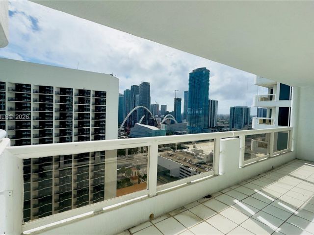 Apartment for rent  Unit #A-3242 - photo 7433917