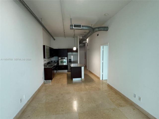 2-bedroom condo for sale in Aventura - 3029 NE 188th St 319 - MondialRealty