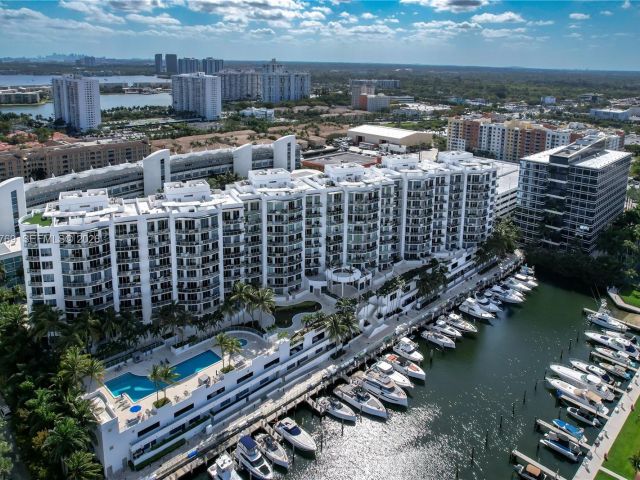 2-bedroom condo for sale in Aventura - 3029 NE 188th St 319 - MondialRealty