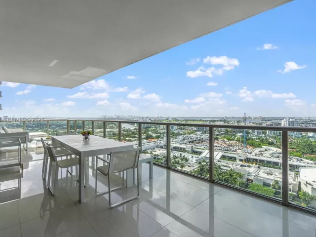 2-bedroom condo for sale in Bal Harbour - 9705 Collins Ave 1905N - MondialRealty