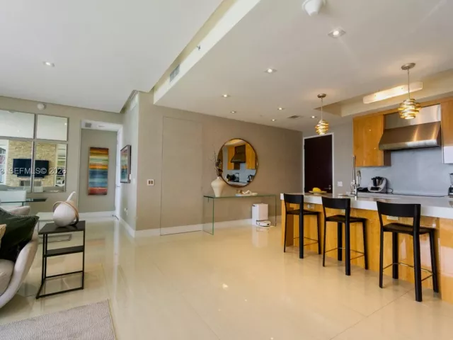 2-bedroom condo for sale in Bal Harbour - 9705 Collins Ave 1905N - MondialRealty