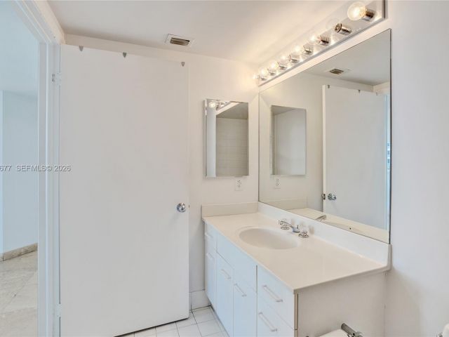 Apartment for sale  Unit #2310 - photo 7277953