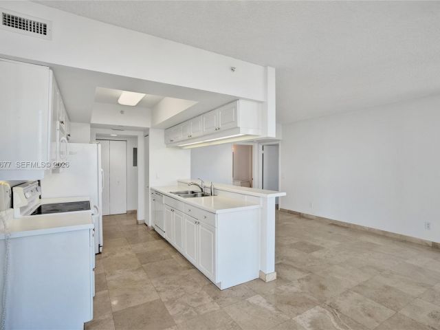 Apartment for sale  Unit #2310 - photo 7277972