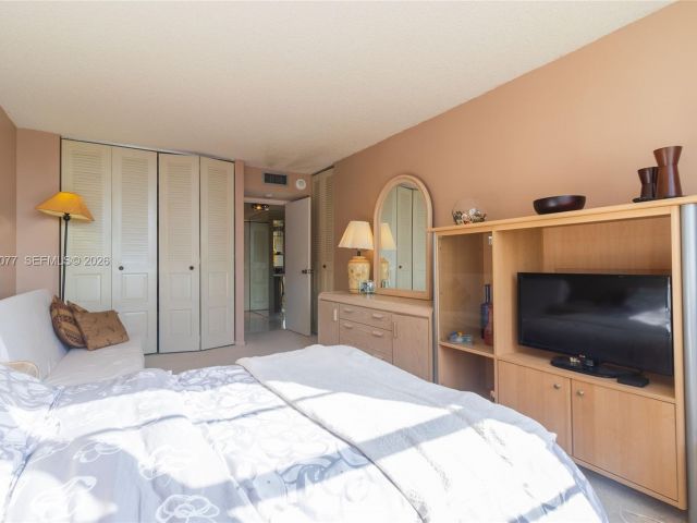 Apartment for sale  Unit #1912 - photo 7285165