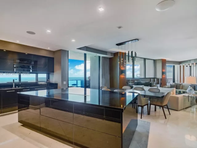 4-bedroom condo for rent in Sunny Isles Beach - 18555 Collins Ave 4305 - MondialRealty