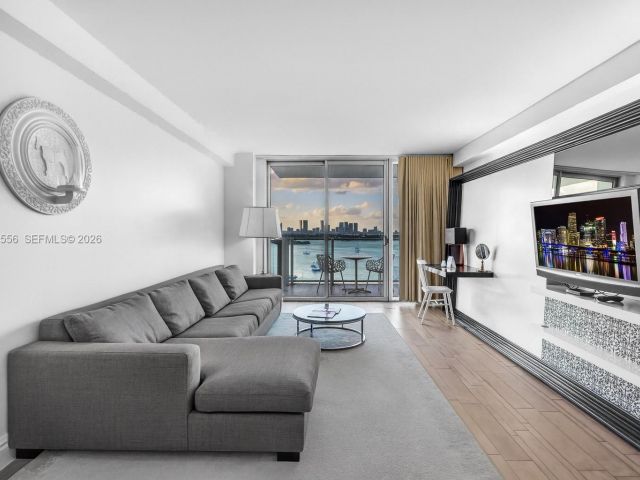 Apartment for rent  Unit #1420 - photo 7279034