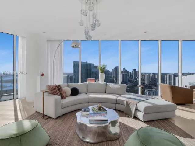 4-bedroom condo for sale in Miami - 2020 N Bayshore Dr PH4302 - MondialRealty