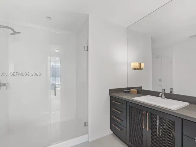 4-bedroom condo for sale in Miami - 2020 N Bayshore Dr PH4302 - MondialRealty