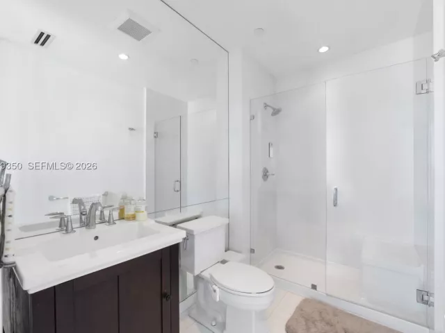 4-bedroom condo for sale in Miami - 2020 N Bayshore Dr PH4302 - MondialRealty