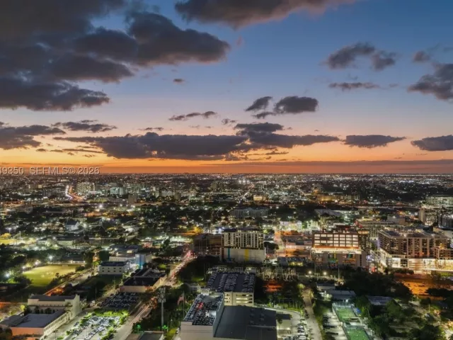 4-bedroom condo for sale in Miami - 2020 N Bayshore Dr PH4302 - MondialRealty