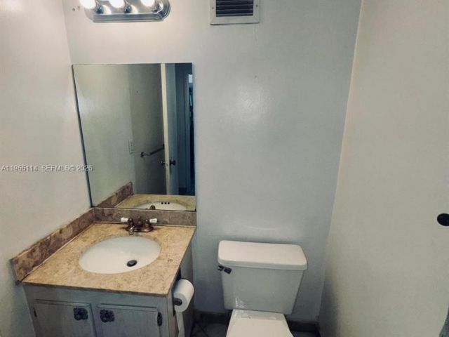 Apartment for sale  Unit #715 - photo 7437368