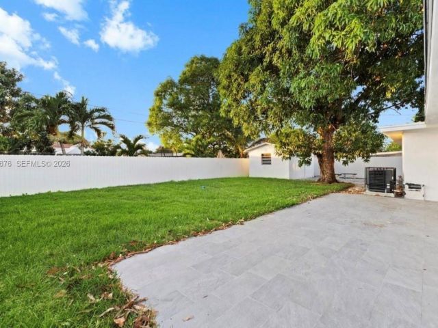 Home for rent at 19320 NW 37th Ave - photo 7276221