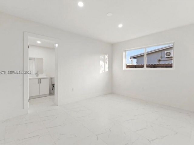 Home for rent at 19320 NW 37th Ave - photo 7276227