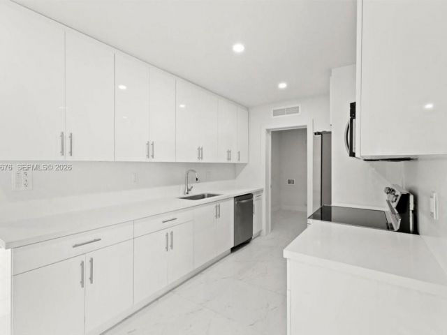 Home for rent at 19320 NW 37th Ave - photo 7276229