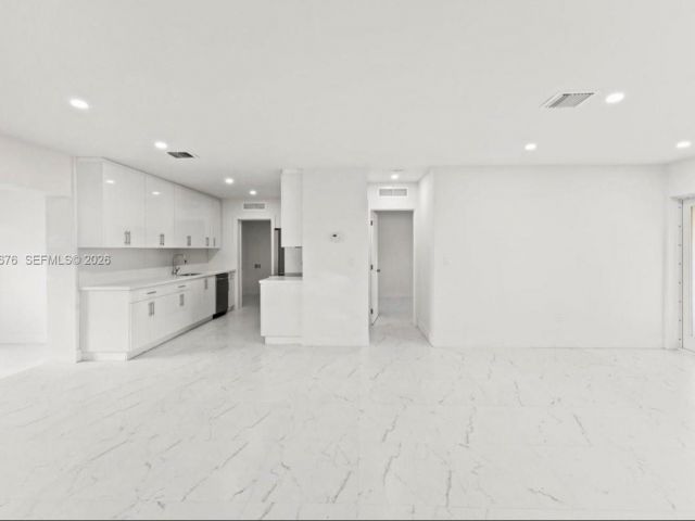 Home for rent at 19320 NW 37th Ave - photo 7276231