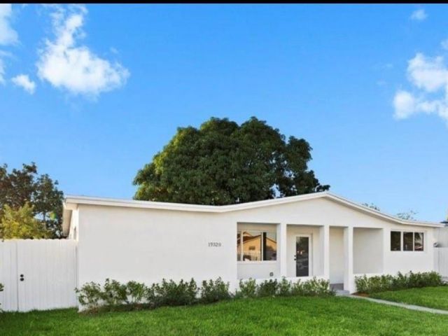 Home for rent at 19320 NW 37th Ave - photo 7276233