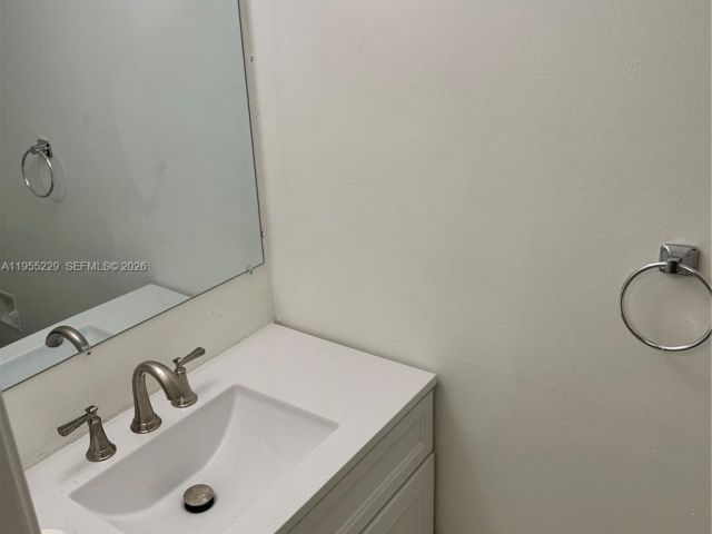 3-bedroom home for rent in Pompano Beach - 3115 N Palm Aire Dr 3115 - MondialRealty