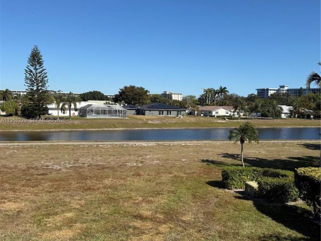 3-bedroom home for rent in Pompano Beach - 3115 N Palm Aire Dr 3115 - MondialRealty