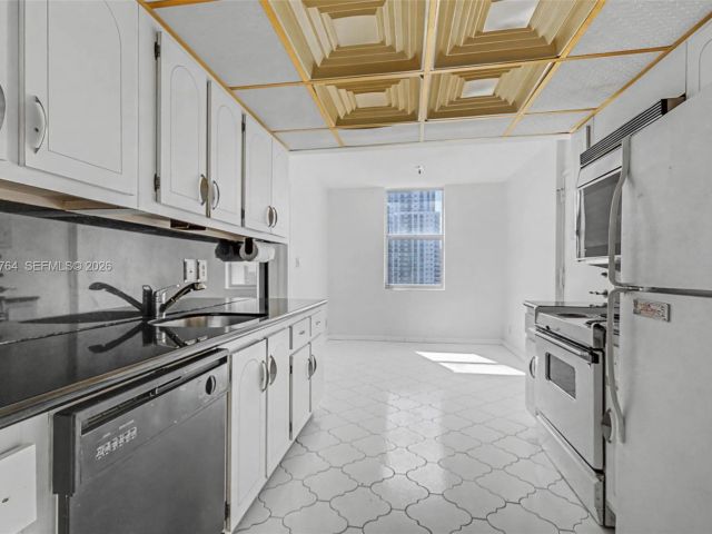 Apartment for sale  Unit #14M - photo 7434011