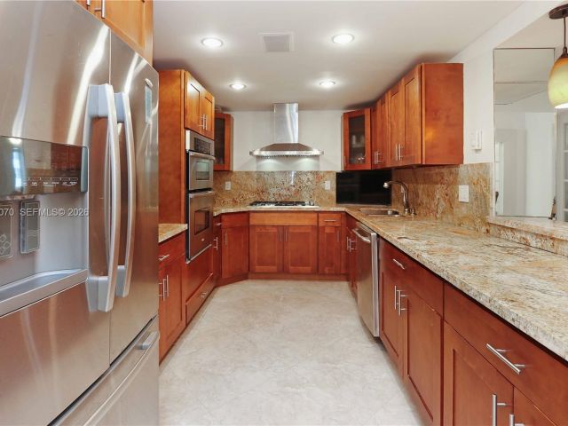 Apartment for sale  Unit #727 - photo 7285363