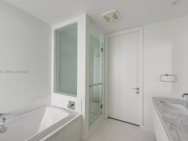 2-bedroom condo for sale in Miami - 700 NE 26th Ter 903 - MondialRealty